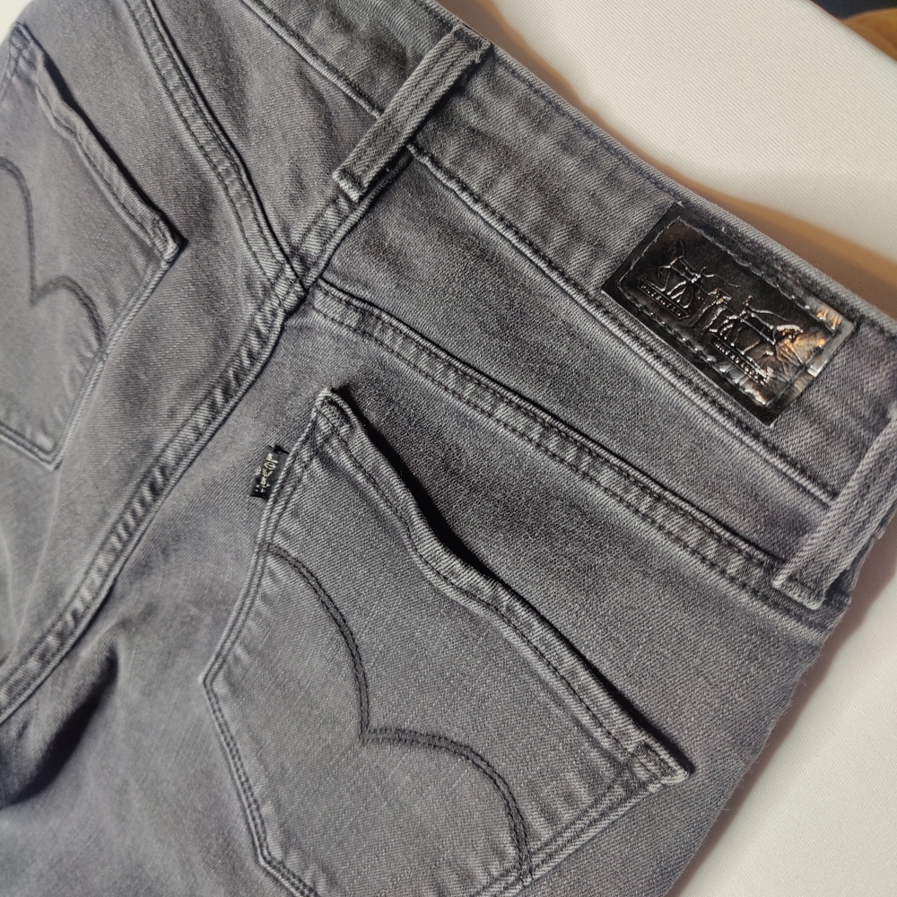 Levi's Women's Gray Slim Jeans - Picture 2 of 9